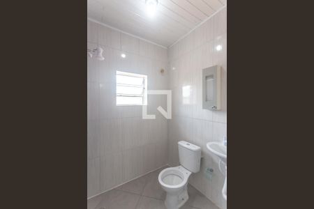 Banheiro social de casa para alugar com 1 quarto, 34m² em Rudge Ramos, São Bernardo do Campo