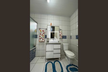 Banheiro de casa à venda com 3 quartos, 100m² em Santos Dumont, São Leopoldo