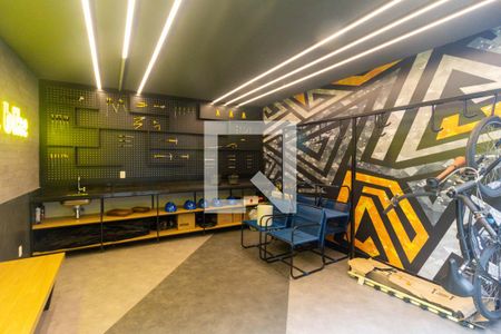 Studio para alugar com 25m², 1 quarto e sem vaga Studio para alugar com 25m², 1 quarto e sem vagaOficina de bicicleta