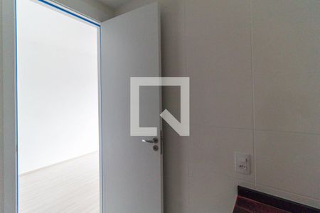 Banheiro de kitnet/studio para alugar com 1 quarto, 25m² em Vila Dom Pedro I, São Paulo