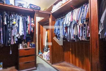 Casa à venda com 847m², 5 quartos e 6 vagas Casa à venda com 847m², 5 quartos e 6 vagasCloset da suíte 1