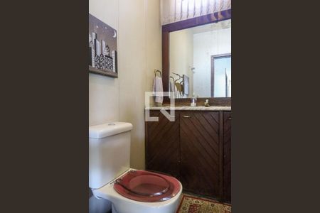 Casa à venda com 847m², 5 quartos e 6 vagas Casa à venda com 847m², 5 quartos e 6 vagasLavabo