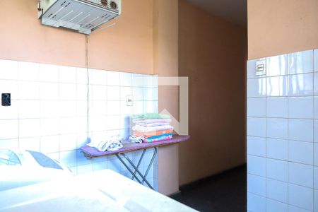 Casa à venda com 847m², 5 quartos e 6 vagas Casa à venda com 847m², 5 quartos e 6 vagasÁrea de Serviço