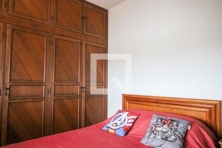 Casa à venda com 847m², 5 quartos e 6 vagas Casa à venda com 847m², 5 quartos e 6 vagasQuarto 2