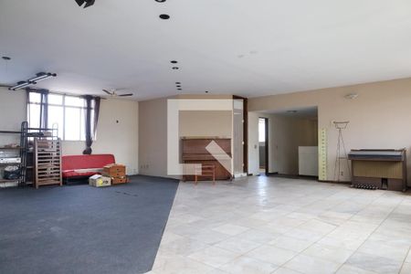 Casa à venda com 847m², 5 quartos e 6 vagas Casa à venda com 847m², 5 quartos e 6 vagasCobertura