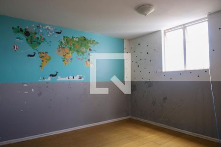 Casa à venda com 847m², 5 quartos e 6 vagas Casa à venda com 847m², 5 quartos e 6 vagasQuarto 3