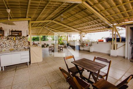 Casa à venda com 220m², 3 quartos e 2 vagasTerraço