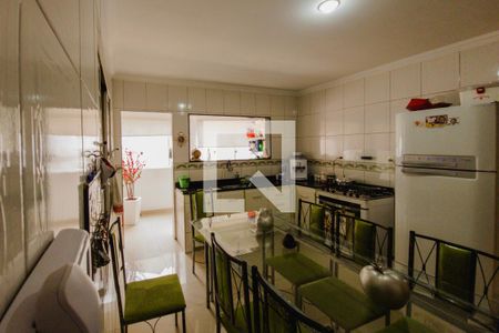 Casa à venda com 220m², 3 quartos e 2 vagasCozinha