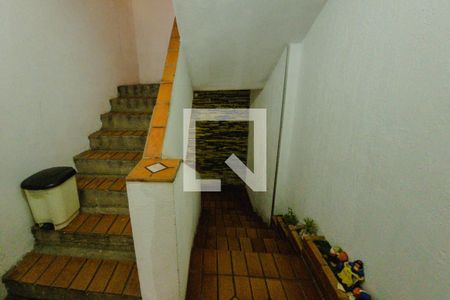 Casa à venda com 220m², 3 quartos e 2 vagasEscada