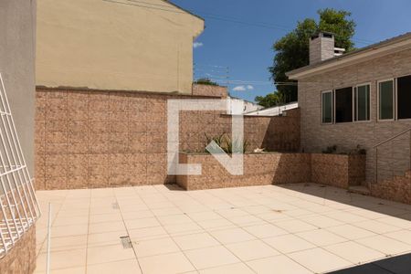 Casa à venda com 270m², 4 quartos e 4 vagasFundos