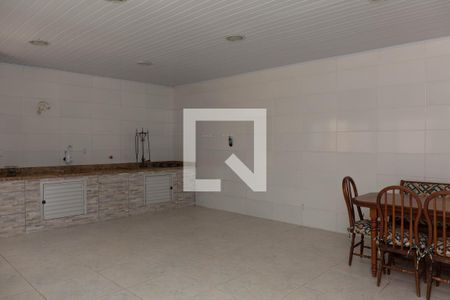 Casa à venda com 270m², 4 quartos e 4 vagasFundos salão