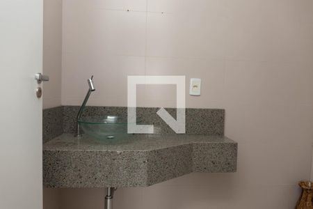 Casa à venda com 270m², 4 quartos e 4 vagasLavabo sala