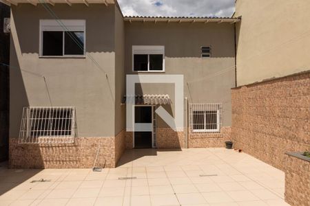 Casa à venda com 270m², 4 quartos e 4 vagasFundos