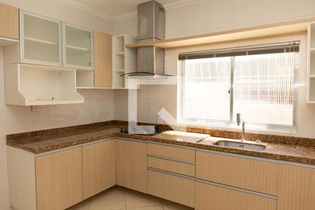 Casa à venda com 270m², 4 quartos e 4 vagasCozinha