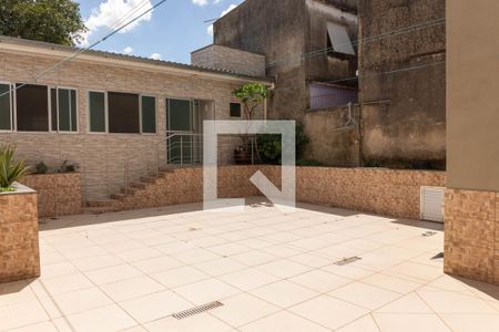 Casa à venda com 270m², 4 quartos e 4 vagasFundos