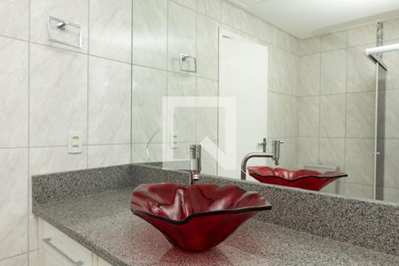 Casa à venda com 270m², 4 quartos e 4 vagasBanheiro da Suíte