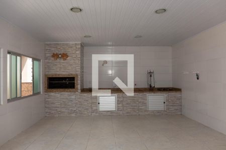 Casa à venda com 270m², 4 quartos e 4 vagasFundos Churrasqueira