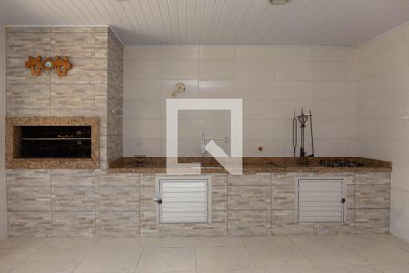 Casa à venda com 270m², 4 quartos e 4 vagasFundos Churrasqueira