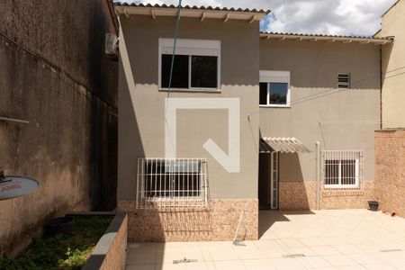 Casa à venda com 270m², 4 quartos e 4 vagasFundos