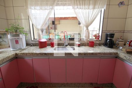 Casa para alugar com 190m², 3 quartos e 8 vagasCozinha