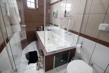 Casa para alugar com 190m², 3 quartos e 8 vagasBanheiro da Suíte 3