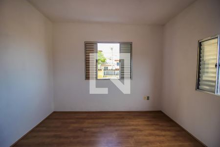 Casa à venda com 250m², 4 quartos e 3 vagas Casa à venda com 250m², 4 quartos e 3 vagasQuarto 2
