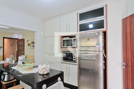 Casa para alugar com 600m², 4 quartos e 4 vagasCozinha