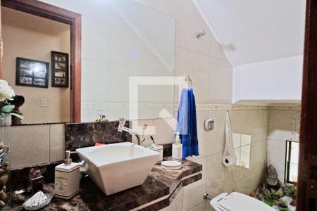 Lavabo de casa para alugar com 4 quartos, 600m² em Jardim Regina, São Paulo