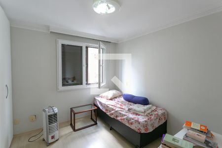 Quarto 1 de apartamento para alugar com 2 quartos, 79m² em Lourdes, Belo Horizonte