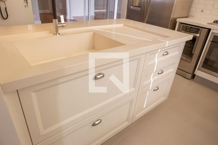 Apartamento para alugar com 130m², 2 quartos e 2 vagas Apartamento para alugar com 130m², 2 quartos e 2 vagasCozinha