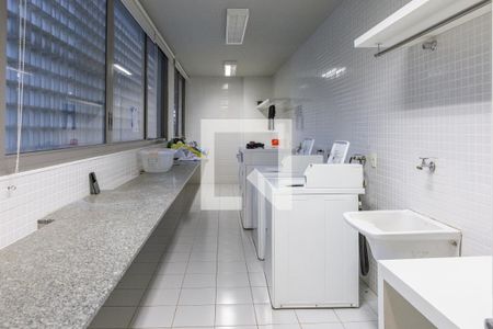 Apartamento para alugar com 130m², 2 quartos e 2 vagas Apartamento para alugar com 130m², 2 quartos e 2 vagasLavanderia
