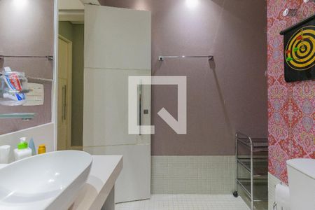 Apartamento para alugar com 139m², 2 quartos e 2 vagas Apartamento para alugar com 139m², 2 quartos e 2 vagasBanheiro da Suíte