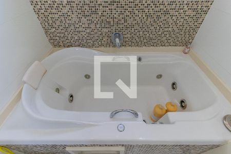 Apartamento para alugar com 139m², 2 quartos e 2 vagas Apartamento para alugar com 139m², 2 quartos e 2 vagasBanheiro da Suíte