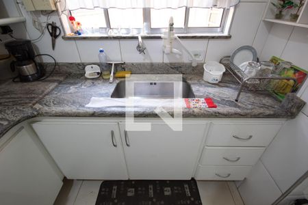 Casa à venda com 205m², 4 quartos e 2 vagas Casa à venda com 205m², 4 quartos e 2 vagasCozinha
