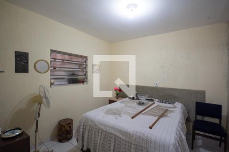 Casa à venda com 205m², 4 quartos e 2 vagas Casa à venda com 205m², 4 quartos e 2 vagasQuarto 4