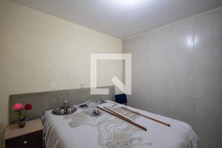 Casa à venda com 205m², 4 quartos e 2 vagas Casa à venda com 205m², 4 quartos e 2 vagasQuarto 4