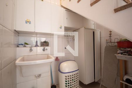 Casa à venda com 205m², 4 quartos e 2 vagas Casa à venda com 205m², 4 quartos e 2 vagasÁrea de Serviço