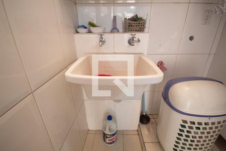 Casa à venda com 205m², 4 quartos e 2 vagas Casa à venda com 205m², 4 quartos e 2 vagasÁrea de Serviço