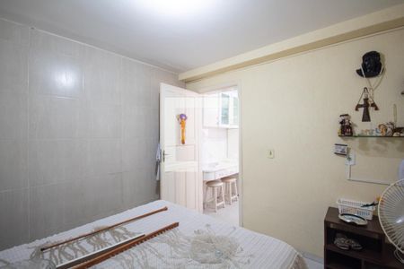 Casa à venda com 205m², 4 quartos e 2 vagas Casa à venda com 205m², 4 quartos e 2 vagasQuarto 4