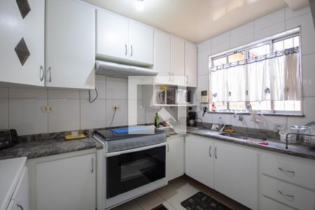 Casa à venda com 205m², 4 quartos e 2 vagas Casa à venda com 205m², 4 quartos e 2 vagasCozinha