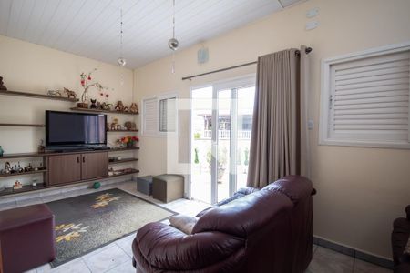 Sala de TV de casa à venda com 4 quartos, 205m² em Bela Vista, Osasco