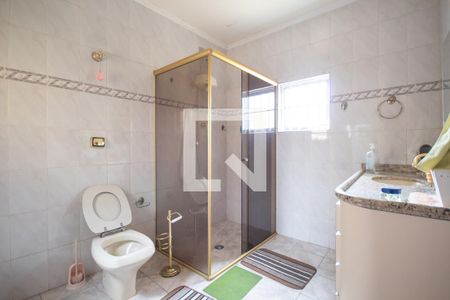 Casa à venda com 205m², 4 quartos e 2 vagas Casa à venda com 205m², 4 quartos e 2 vagasBanheiro da Suíte 1