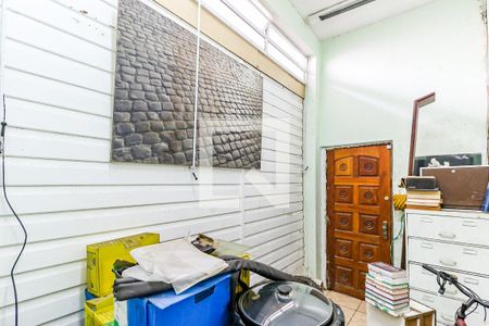 Casa à venda com 160m², 4 quartos e 2 vagas Casa à venda com 160m², 4 quartos e 2 vagasEscritório