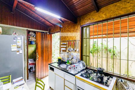 Casa à venda com 160m², 4 quartos e 2 vagas Casa à venda com 160m², 4 quartos e 2 vagasCozinha