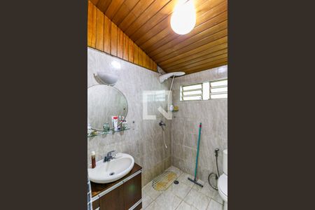 Casa à venda com 160m², 4 quartos e 2 vagas Casa à venda com 160m², 4 quartos e 2 vagasBanheiro Suíte