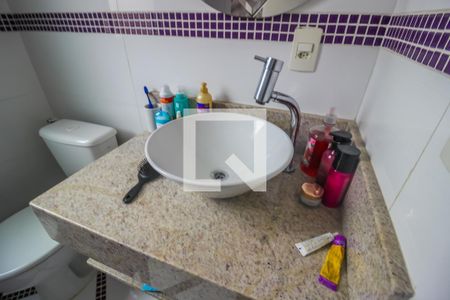 Casa de condomínio à venda com 250m², 5 quartos e 3 vagas Casa de condomínio à venda com 250m², 5 quartos e 3 vagasSuíte 3