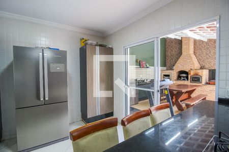 Casa de condomínio à venda com 250m², 5 quartos e 3 vagas Casa de condomínio à venda com 250m², 5 quartos e 3 vagasCozinha