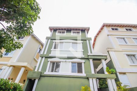Casa de condomínio à venda com 250m², 5 quartos e 3 vagas Casa de condomínio à venda com 250m², 5 quartos e 3 vagasGaragem