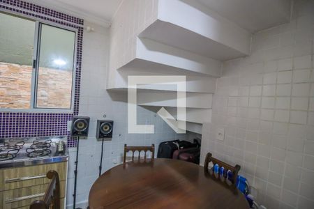 Casa de condomínio à venda com 250m², 5 quartos e 3 vagas Casa de condomínio à venda com 250m², 5 quartos e 3 vagasEdícula