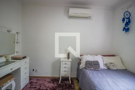 Casa de condomínio à venda com 250m², 5 quartos e 3 vagas Casa de condomínio à venda com 250m², 5 quartos e 3 vagasSuíte 3